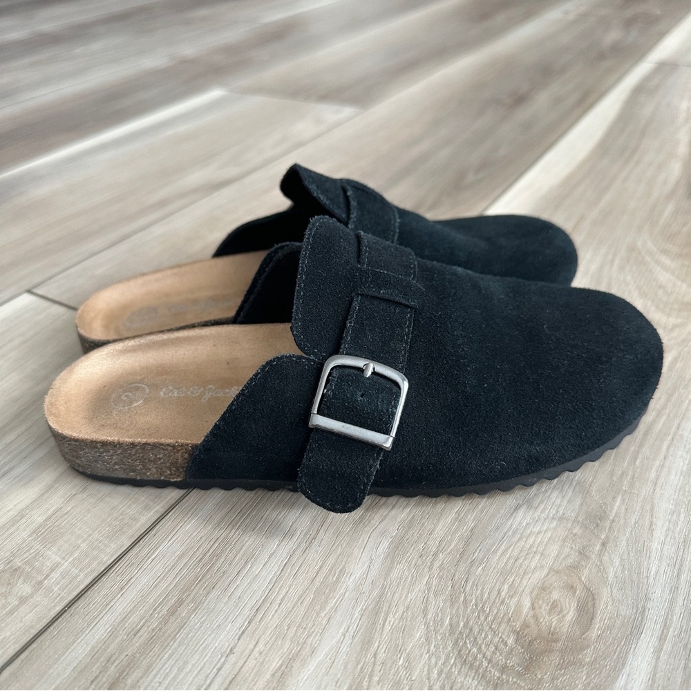 Cat & Jack Tate Clogs Youth 2 Black Slip On Buckle Casual Comfort Kids